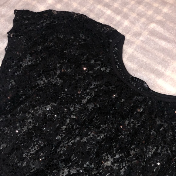Black sequin lace top, NEVER worn. - Picture 3 of 3